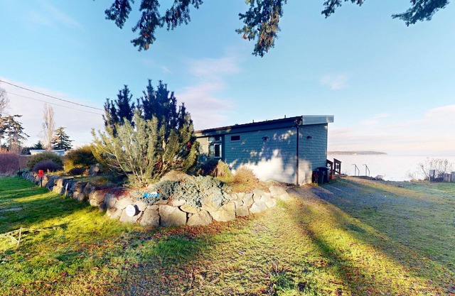 Casa contemporánea frente al mar con hermosas vistas, cerca de Penn Cove