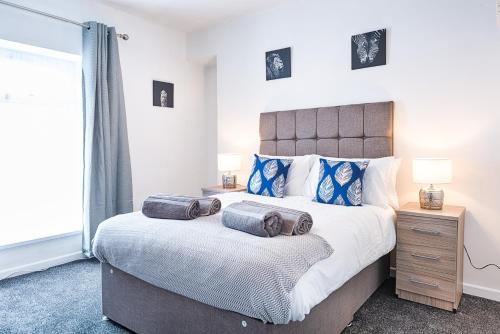 Contractor Base - Parking - TVs in All Rooms