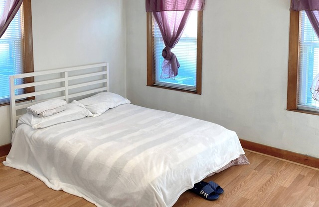 Convenience Location walk to T , --15 minute to MIT, Boston Down and more