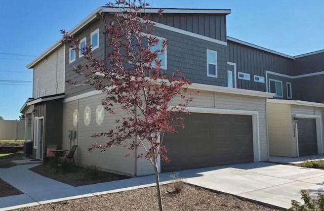 Convenient 3-Bedroom Townhome with Full Garage