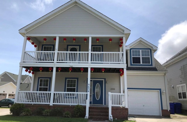 Convenient Beach Home, Beach Access Across Street