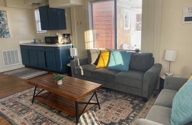 Convenient downtown location Urban Oasis Near Hiking, Wineries, Breweries