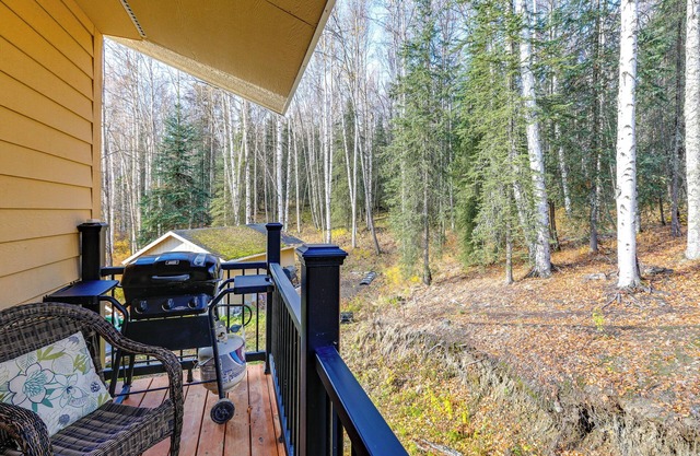 Convenient Fairbanks Guest Suite w/ Grill!
