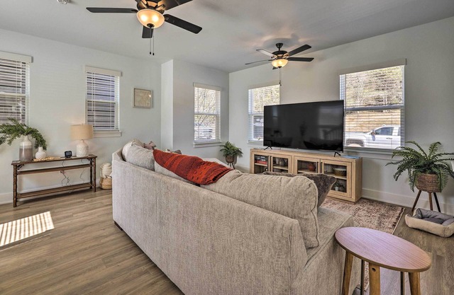 Convenient Fayetteville Home - 3 Mi to Town!