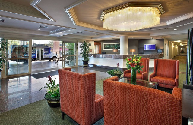 Convenient Location! Relaxing Room w/ 2 Double Beds, Free Breakfast and Parking