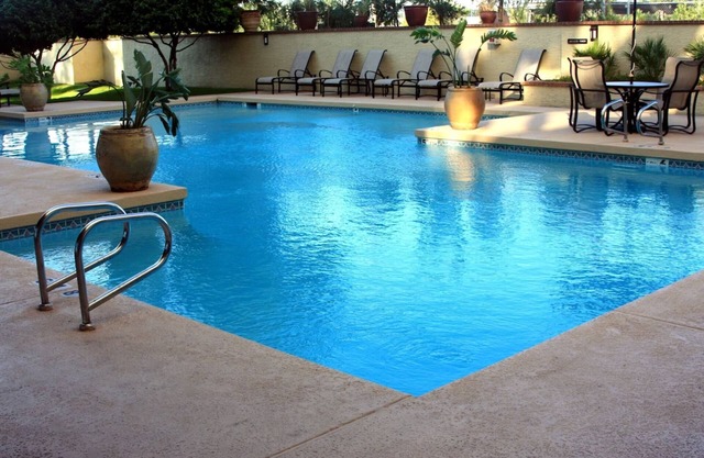 Convenient Phoenix Stay Near Airport with Pool and Free Shuttle 24/7
