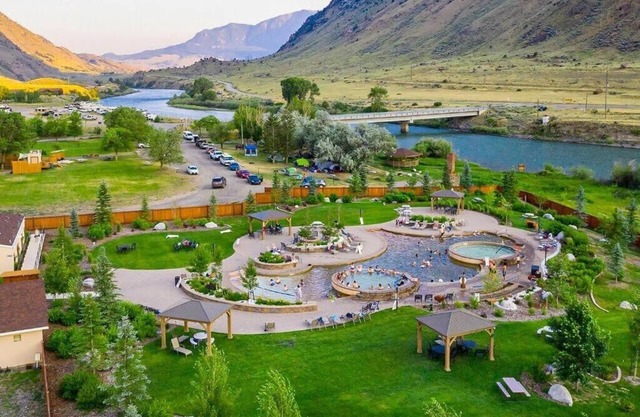 Convenient Stay! Free Parking Onsite,Heaven on Earth!