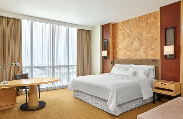 Convenient Stay! Indoor Pool, Close to Pedro de Osma Museum!