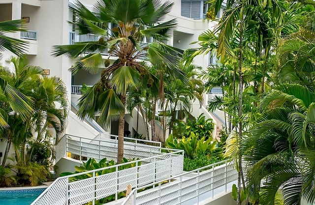 Convenient Stay, Superb Location! Upscale Unit w/ Balcony! FREE Parking, Pool