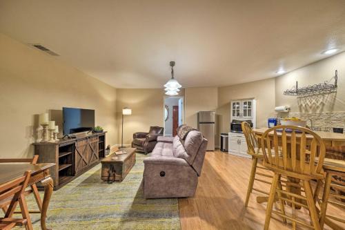 Convenient Unit with Fire Pit about Half-Mi to Lake!