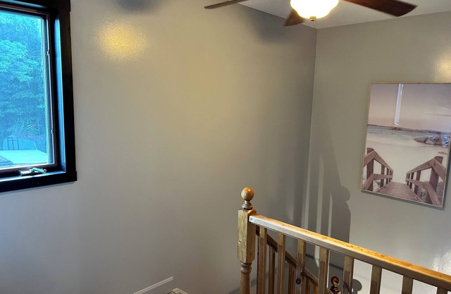 Conveniently located cottage with the Hot Tub