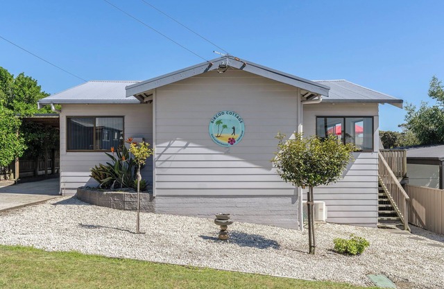 Conveniently located in the centre of town and close to the beaches