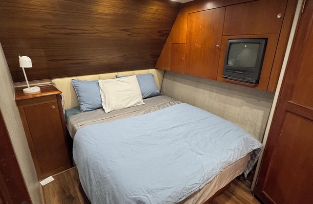 Conveniently located Yacht close to the UNESCO town of Lunenburg, Nova Scotia