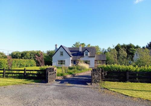 Conveniently located house to enjoy all of Kerry