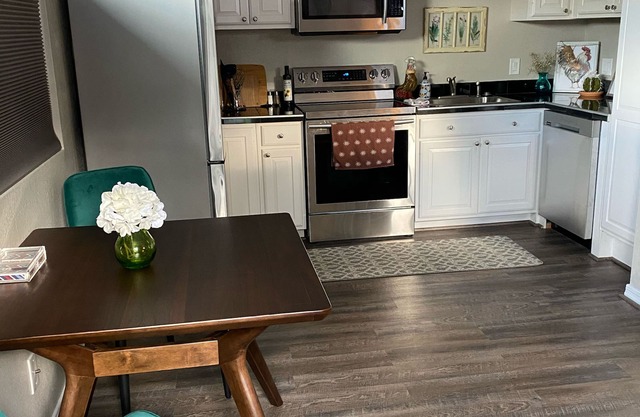 APARTAMENTO DE UNA HABITACIÓN RECIENTEMENTE RENOVADO EN EL NORTE DE PHOENIX