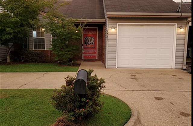 Conveniently Located 2B/2BA Very Close to University of Alabama Campus