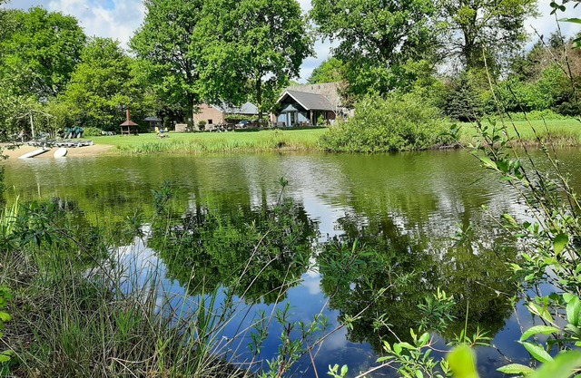 Converted farmhouse on estate with swimming and fishing pond, jacuzzi/sauna (paid)
