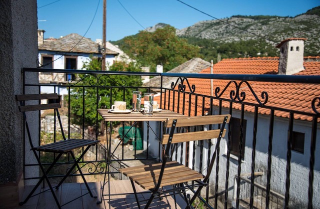 Convertido Kafenio (Coffee House) desde 1934