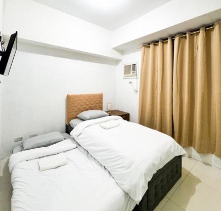 Convertible Solo Budget Studio in Salcedo Village