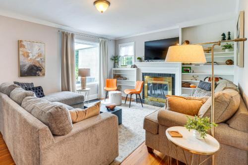 Cookout Ready Walkable Home in Bearden Village