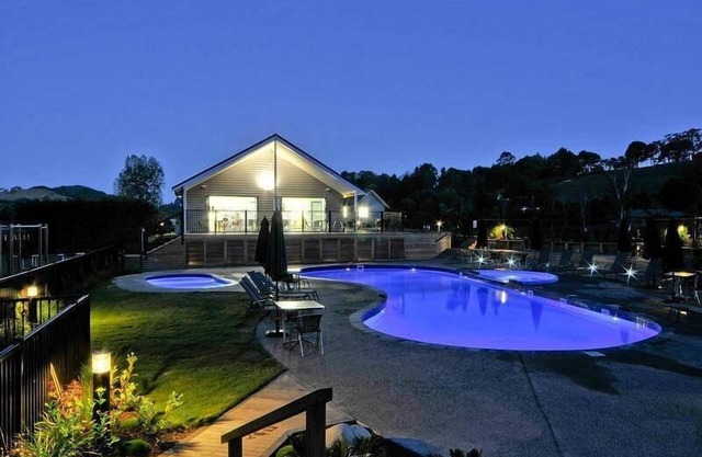 Cooks Beach Resort