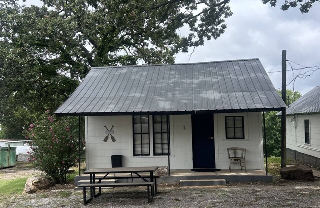Cookson Resort - Tenkiller Cabin