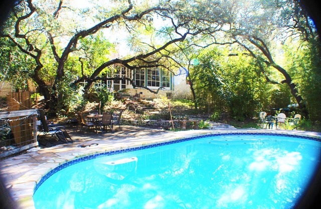 RARA SECLUDED 1940 ESTADO CENTRAL AUSTIN GETAWAY HOME