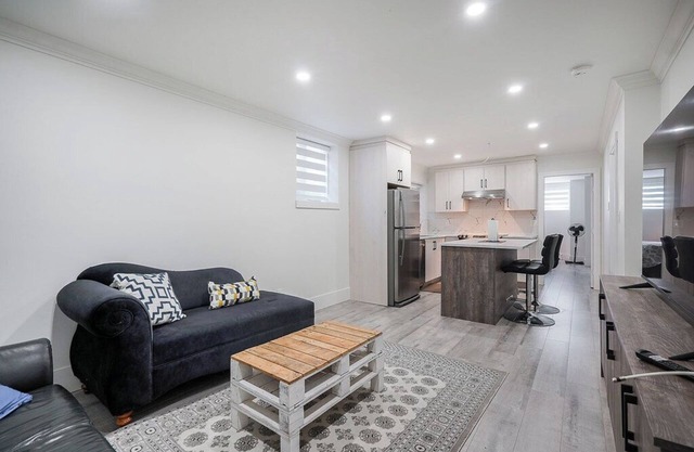 Cool house with AC in charming Surrey