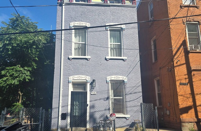 Cool luxury apartment with parking in vibrant Cincinnati Downtown