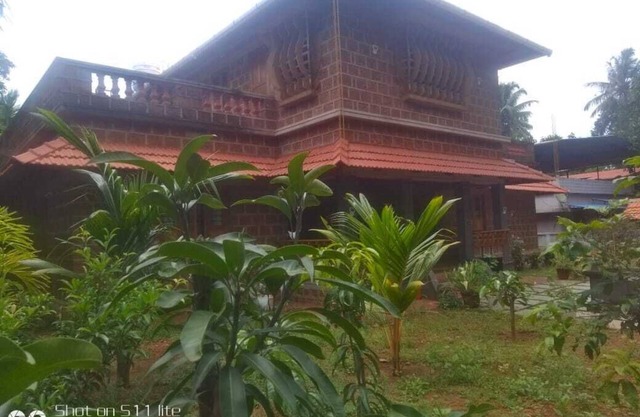 Cool stay in the middle of Kerala where you can wander throguh natural beauty