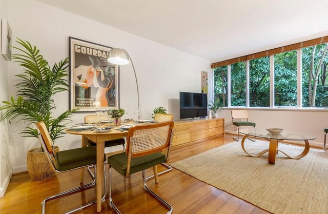 Coolullah Catch - Enjoy Mid-Century Urban Living