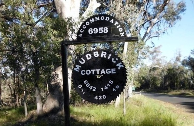 Coona Mudbrick Cotttage