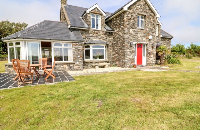 COORLACKA, pet friendly, with a garden in Goleen, County Cork
