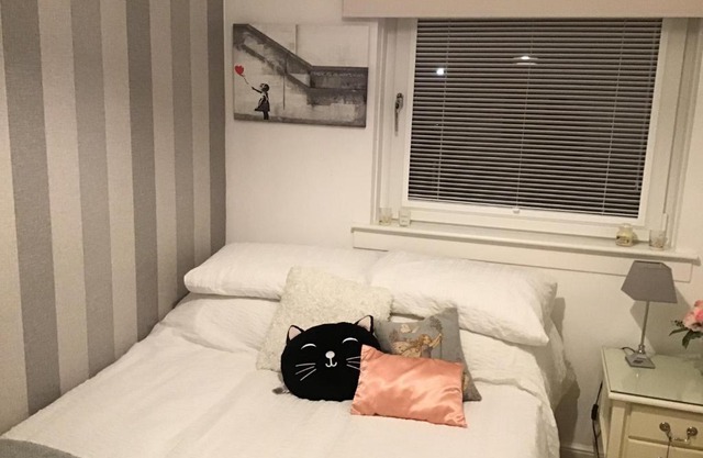 Cop26 double rooms in Erskine