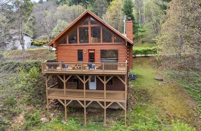 Copper Top Cabin - 3 BR, 2 BA, HT, GR, Near Ski Area