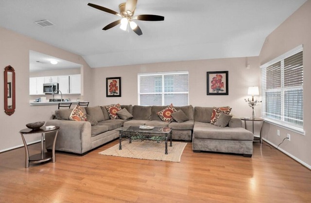 Coppercrest · 4-Bedroom/2-Bath Home near The Woodlands