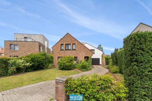 Coppietershof - spacious home with garden near historic Bruges