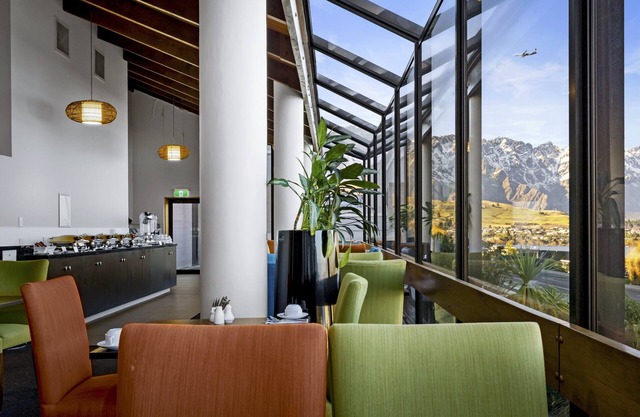 Copthorne Hotel & Apartments Queenstown Lakeview