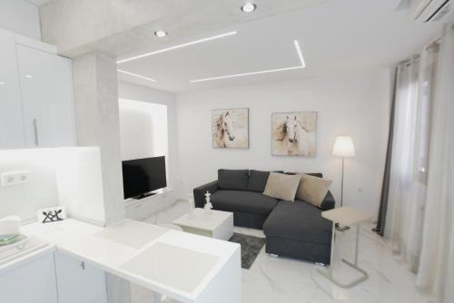Coral Apartment with free private parking of stayinthess
