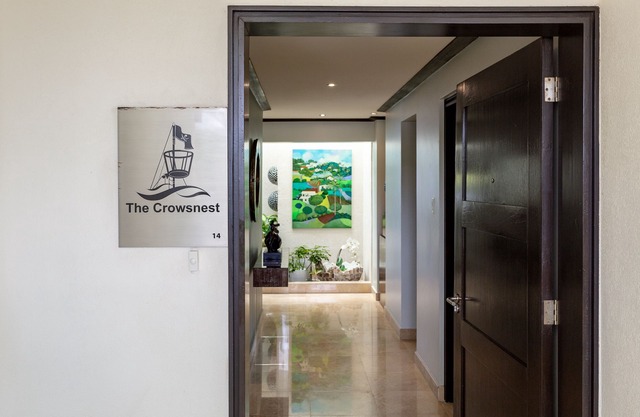 Coral Cove 14 Penthouse - Condo Crowsnest | Beach Front - Located in Exquisite Saint James with House Cleaning Included