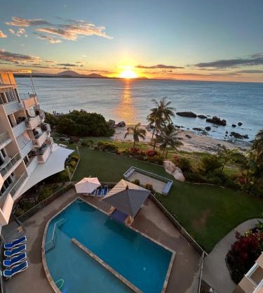 Coral Cove Apartments - Absolute Beachfront Resort Bowen