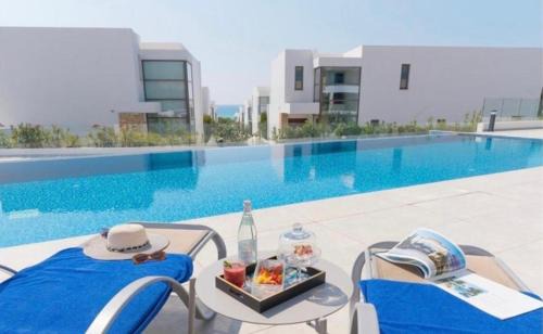 Coral Residences Sea view apartment 16