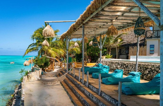 Coral Rocks Hotel & Restaurant