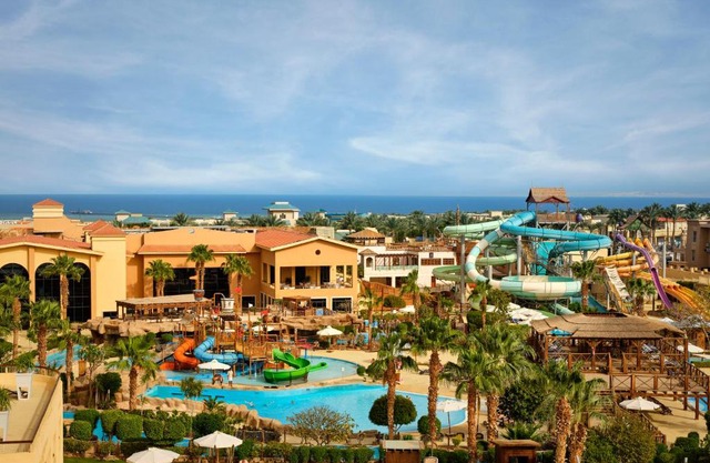 Coral Sea Aqua Club Resort