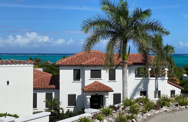 Coral View Villa - 7 Night Special - Grace Bay