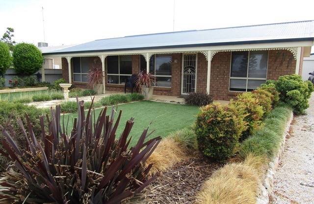 Corleighson @ Oyster on Point - 3 bedroom holiday home - Off peak special!