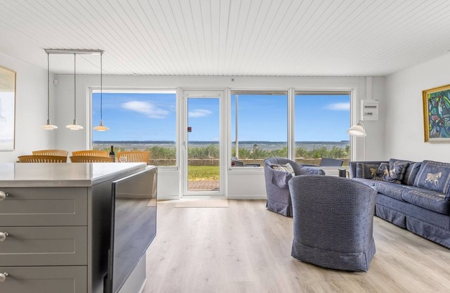 "Cornelius" - 30m from the sea by Interhome