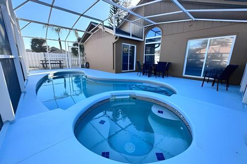 Corner Lot Pool Home Central Located near Disney