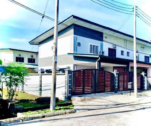 Corner Lot Terrace House Taman Bahagia Batu 7 (2Min to Airport)