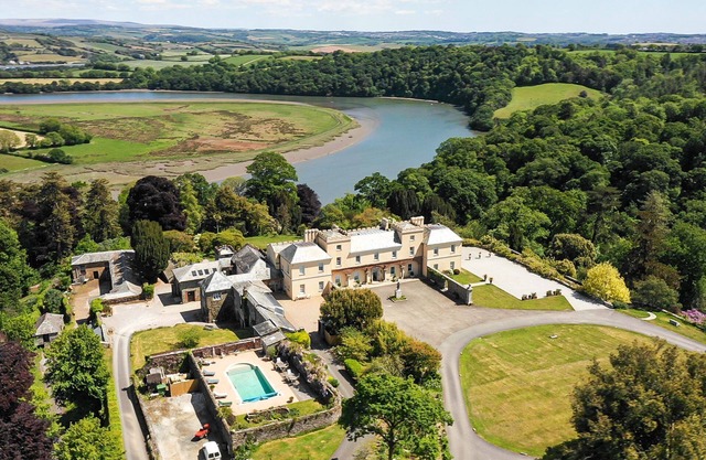 Cornish Castle - Luxury Cottages